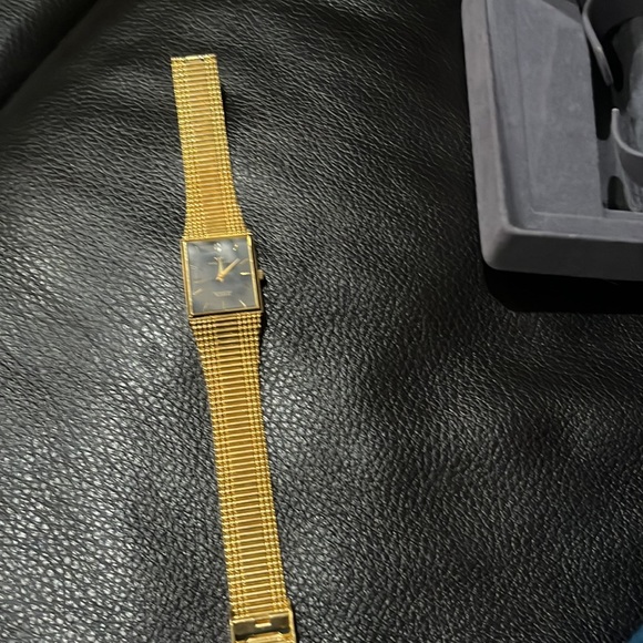 NWT, Waltham gold tone watch, - Picture 4 of 8